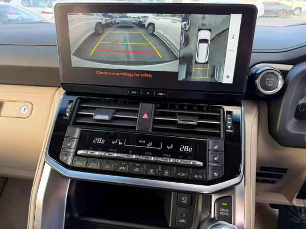 Toyota Land Cruiser 2025/ White RHD Diesel AT SUV 4WD view 9