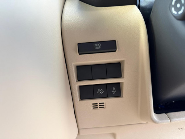 Toyota Land Cruiser 2025/ White RHD Diesel AT SUV 4WD view 11