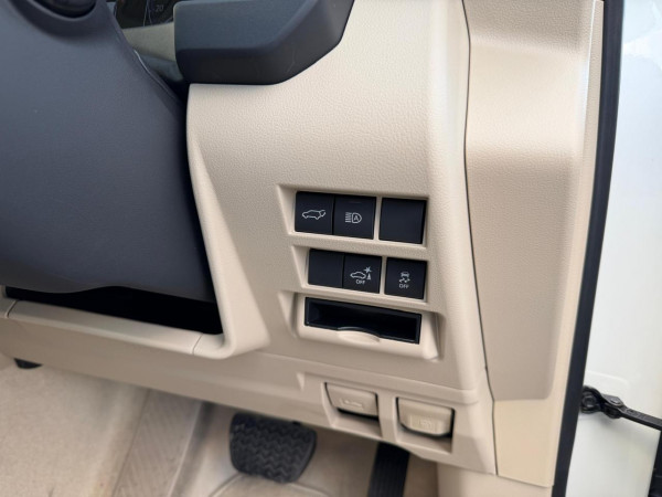 Toyota Land Cruiser 2025/ White RHD Diesel AT SUV 4WD view 14
