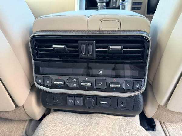 Toyota Land Cruiser 2025/ White RHD Diesel AT SUV 4WD view 21