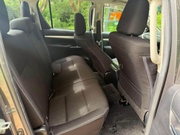 Toyota Hilux 2019/ Grey RHD Diesel AT Pickup 4WD view 8