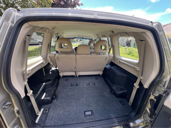 Mitsubishi Shogun 2002/ Beige RHD Diesel AT SUV 4WD view 4