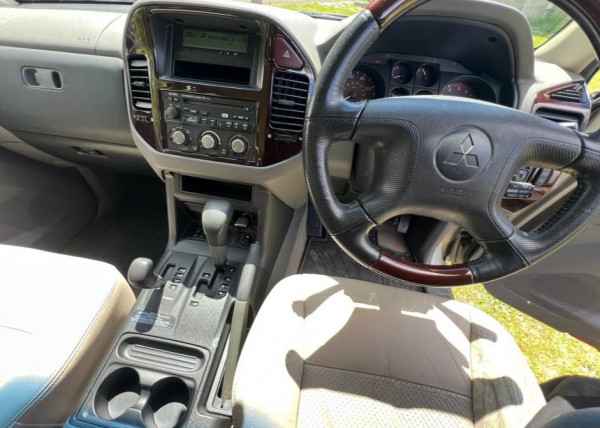 Mitsubishi Shogun 2002/ Beige RHD Diesel AT SUV 4WD view 15