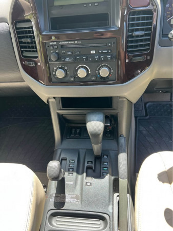 Mitsubishi Shogun 2002/ Beige RHD Diesel AT SUV 4WD view 17