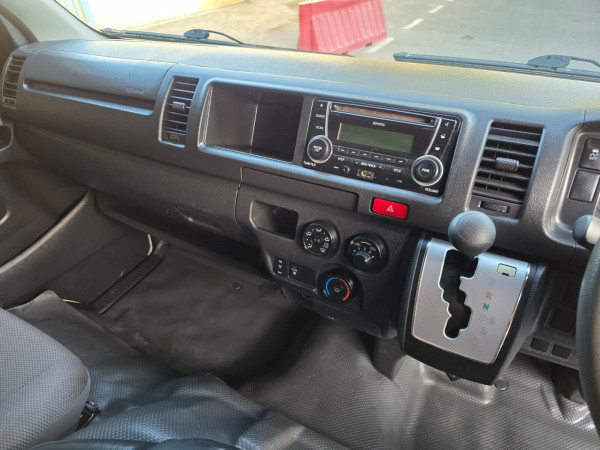 Toyota Hiace 2015/0 White RHD Diesel AT Van 2WD view 8