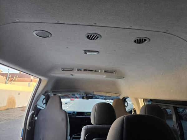 Toyota Hiace 2015/0 White RHD Diesel AT Van 2WD view 13