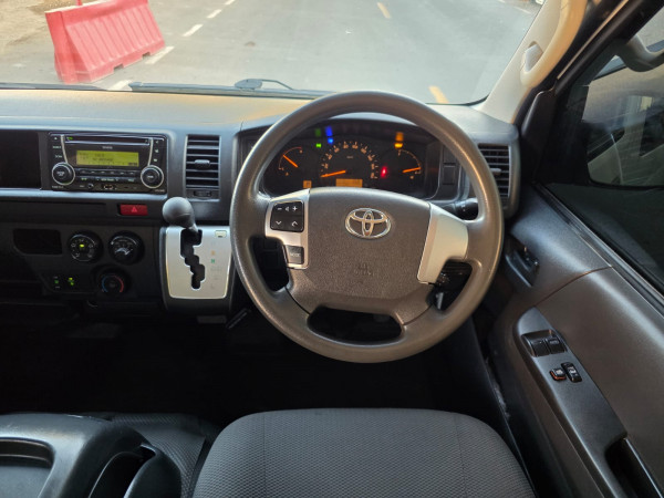 Toyota Hiace 2015/0 White RHD Diesel AT Van 2WD view 15