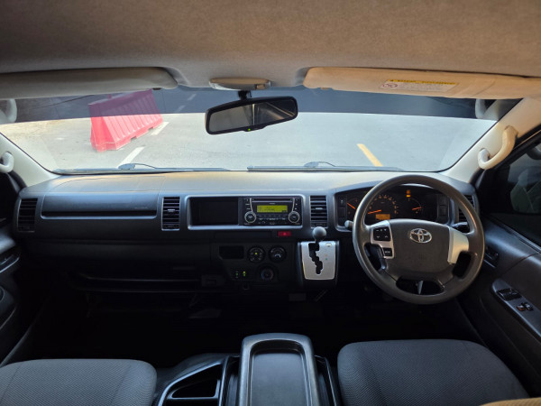 Toyota Hiace 2015/0 White RHD Diesel AT Van 2WD view 16