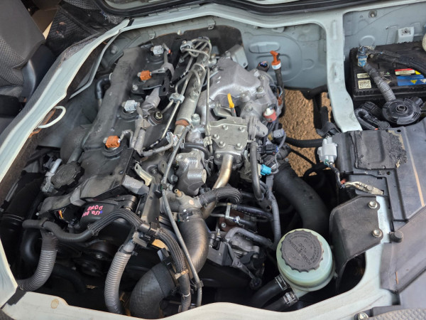 Toyota Hiace 2015/0 White RHD Diesel AT Van 2WD view 20