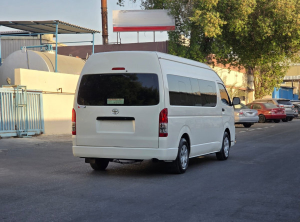 Toyota Hiace 2015/0 White RHD Diesel AT Van 2WD view 21