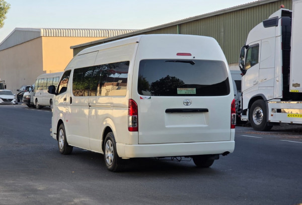 Toyota Hiace 2015/0 White RHD Diesel AT Van 2WD view 25