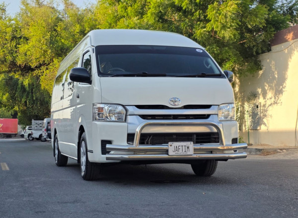 Toyota Hiace 2015/0 White RHD Diesel AT Van 2WD view 28