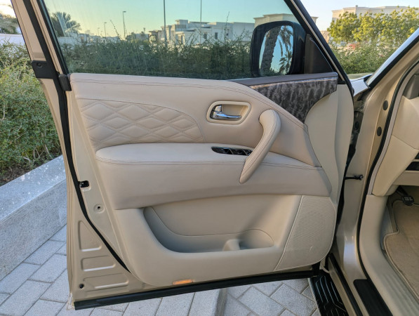 Nissan Patrol 2012/ Beige LHD Petrol AT SUV 4WD view 3