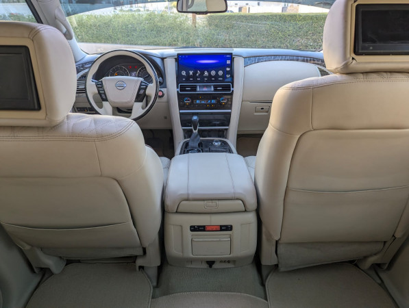 Nissan Patrol 2012/ Beige LHD Petrol AT SUV 4WD view 5