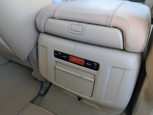 Nissan Patrol 2012/ Beige LHD Petrol AT SUV 4WD view 9