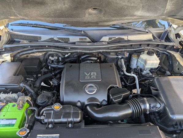 Nissan Patrol 2012/ Beige LHD Petrol AT SUV 4WD view 10