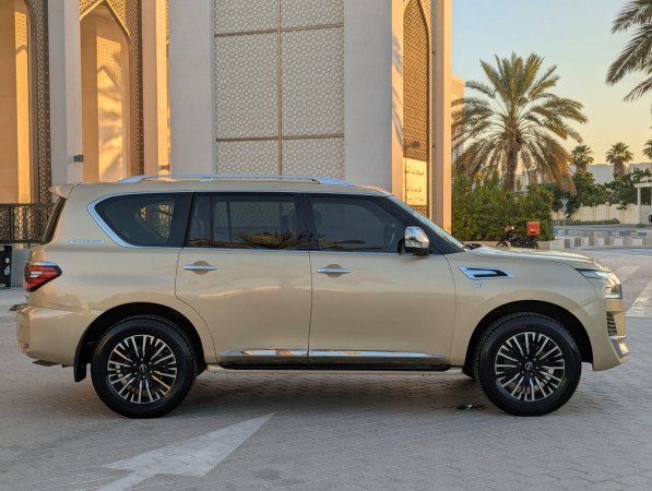 Nissan Patrol 2012/ Beige LHD Petrol AT SUV 4WD view 15