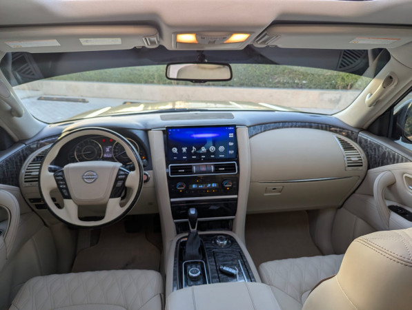 Nissan Patrol 2012/ Beige LHD Petrol AT SUV 4WD view 17
