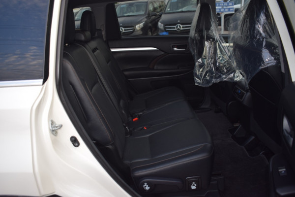 Toyota Kluger 2017  White RHD Petrol AT SUV 4WD view 5