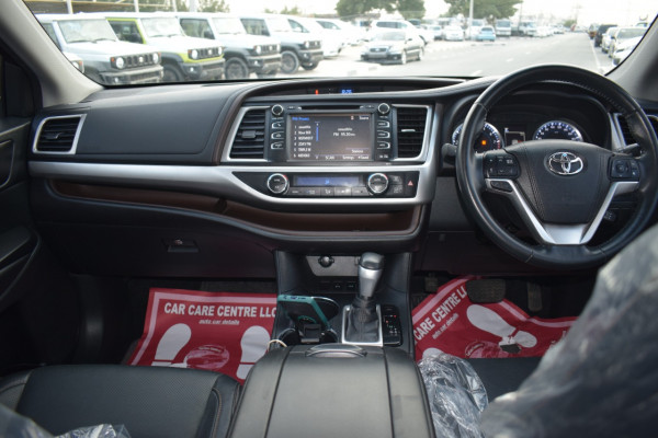 Toyota Kluger 2017  White RHD Petrol AT SUV 4WD view 22