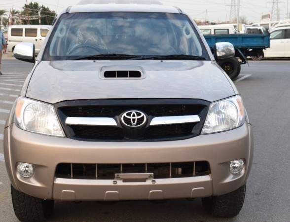 Toyota Hilux 2008  Brown RHD Diesel AT Pickup 4WD view 2