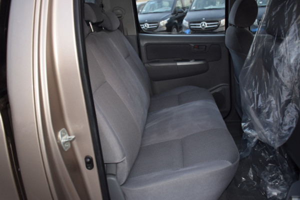 Toyota Hilux 2008  Brown RHD Diesel AT Pickup 4WD view 11