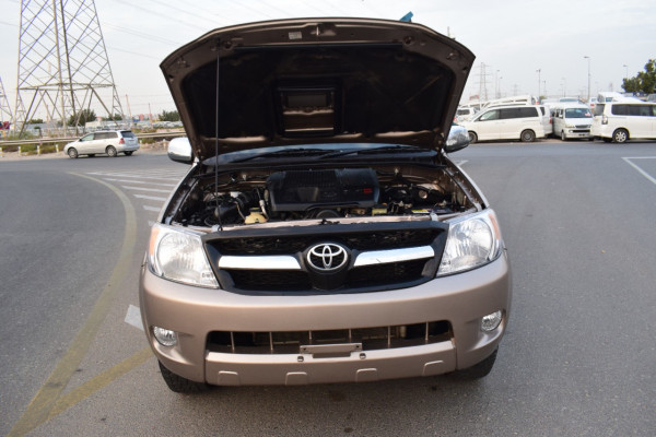 Toyota Hilux 2008  Brown RHD Diesel AT Pickup 4WD view 12