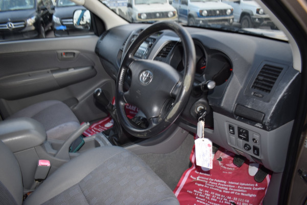 Toyota Hilux 2008  Brown RHD Diesel AT Pickup 4WD view 16