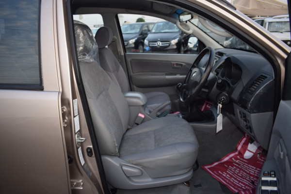 Toyota Hilux 2008  Brown RHD Diesel AT Pickup 4WD view 17
