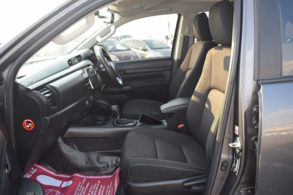 Toyota Hilux 2018  Grey RHD Diesel AT Pickup 4WD view 18