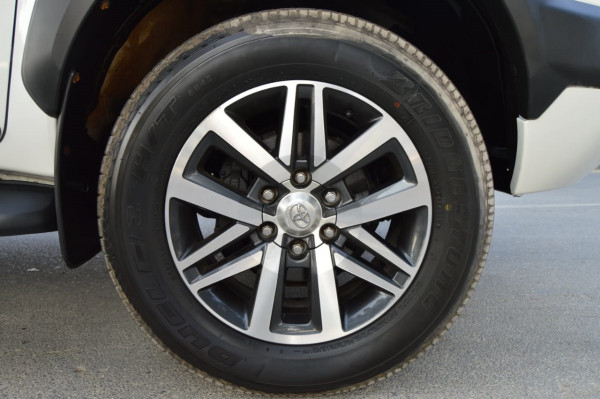 Toyota Hilux 2019  White RHD Diesel AT Pickup 4WD