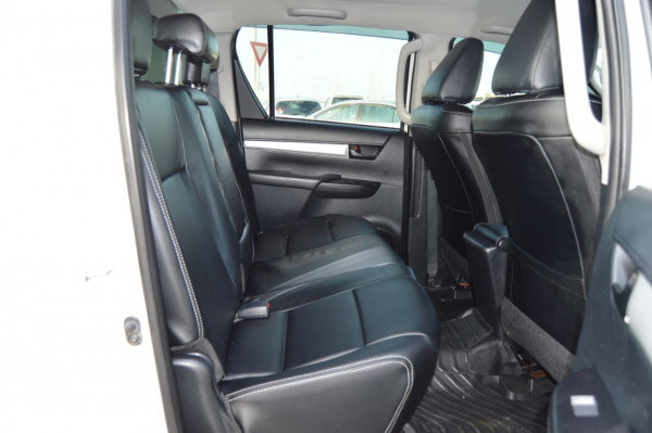 Toyota Hilux 2019  White RHD Diesel AT Pickup 4WD view 8