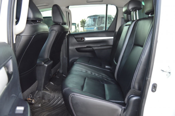 Toyota Hilux 2019  White RHD Diesel AT Pickup 4WD view 10