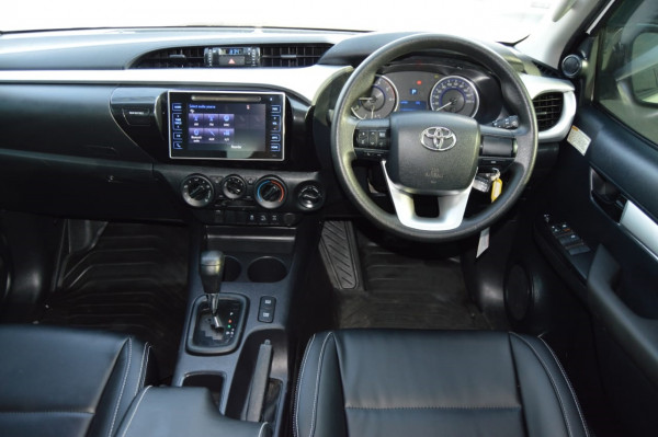 Toyota Hilux 2019  White RHD Diesel AT Pickup 4WD view 16