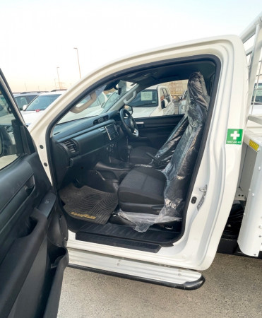 Toyota Hilux 2018  White RHD Diesel MT Pickup 4WD