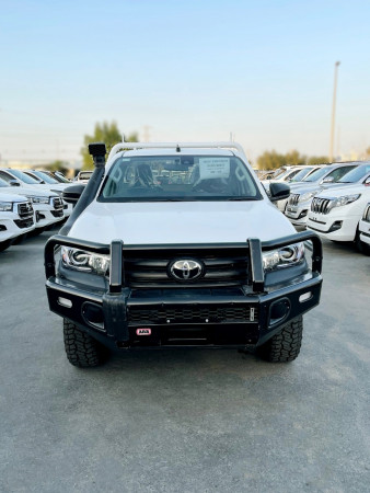 Toyota Hilux 2018  White RHD Diesel MT Pickup 4WD view 9
