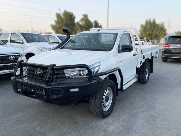 Toyota Hilux 2018  White RHD Diesel MT Pickup 4WD view 13