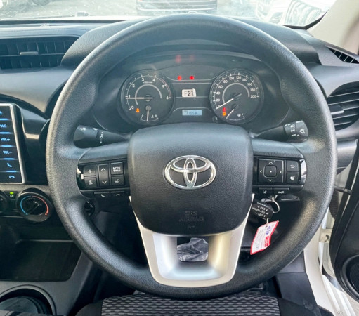 Toyota Hilux 2018  White RHD Diesel MT Pickup 4WD view 14