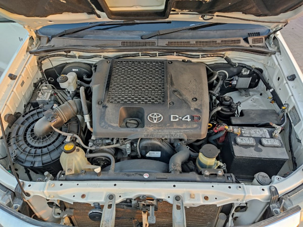Toyota Hilux 2012  White RHD Diesel MT Pickup 4WD