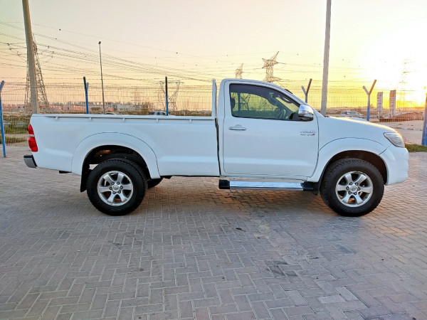 Toyota Hilux 2012  White RHD Diesel MT Pickup 4WD view 3