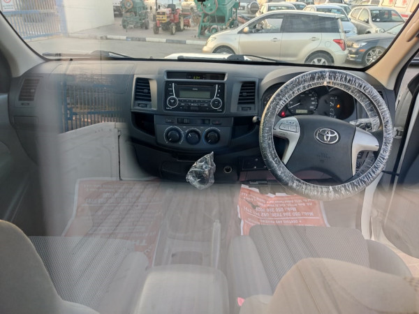 Toyota Hilux 2012  White RHD Diesel MT Pickup 4WD view 7