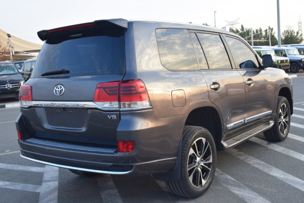 Toyota Land Cruiser 2008  Grey RHD Petrol AT SUV 4WD view 4