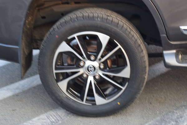 Toyota Land Cruiser 2008  Grey RHD Petrol AT SUV 4WD view 10