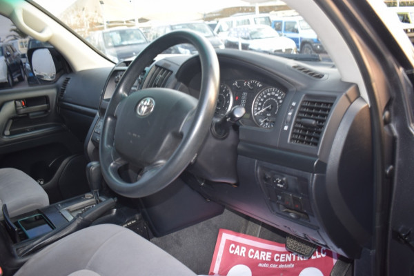 Toyota Land Cruiser 2008  Grey RHD Petrol AT SUV 4WD view 16