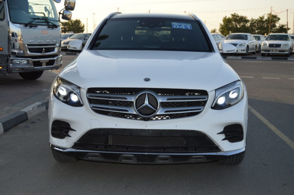 Mercedes-Benz GLC 220 2018  White RHD Petrol AT SUV 4WD view 4