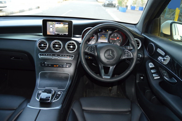 Mercedes-Benz GLC 220 2018  White RHD Petrol AT SUV 4WD view 7