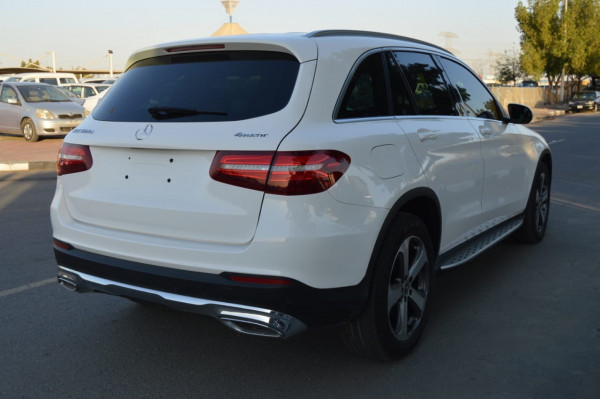 Mercedes-Benz GLC 220 2018  White RHD Petrol AT SUV 4WD view 9