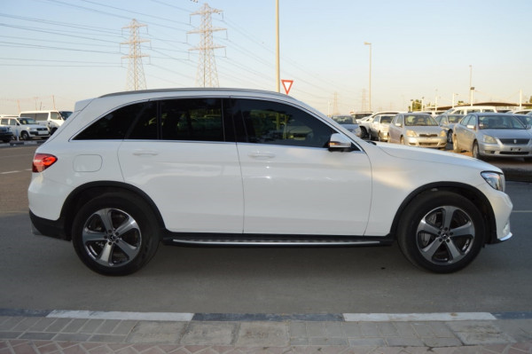 Mercedes-Benz GLC 220 2018  White RHD Petrol AT SUV 4WD view 18