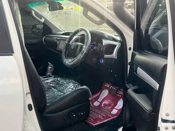 Toyota Hilux 2020  White RHD Diesel AT Pickup 4WD