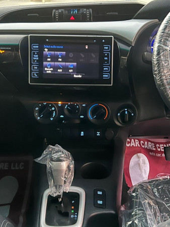 Toyota Hilux 2020  White RHD Diesel AT Pickup 4WD view 7